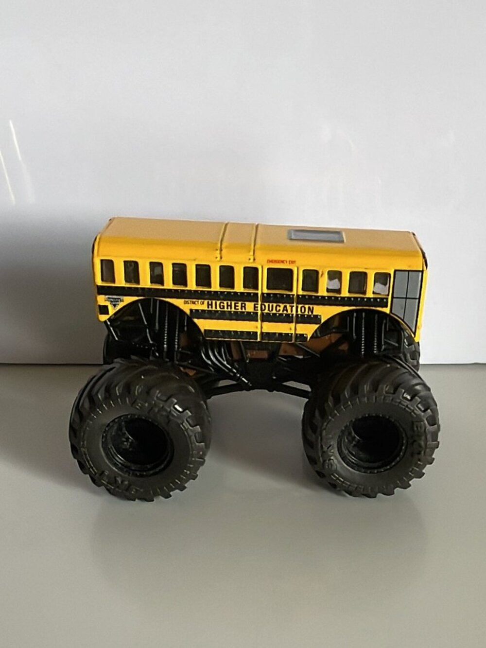 *♪ Monster Jam Truck Hot Wheels - Higher Education - Scale 1:64 *♪